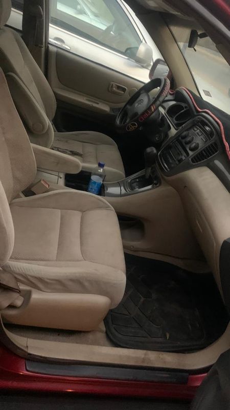 Thumbnail 4 of 2004 Toyota Highlander LE